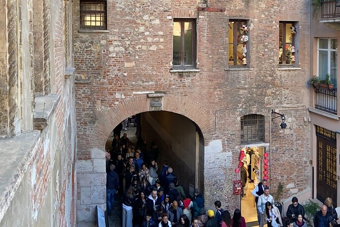 Verona: Juliet’s House Fast-Track Entry Ticket & Audio Guide - What You Actually See: Balcony and Courtyard Access (Plus the House Inside)