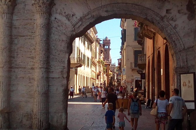 Verona Moonlight Walking Tour - Stop 1: Piazza delle Erbe—frescoes and the town’s pulse