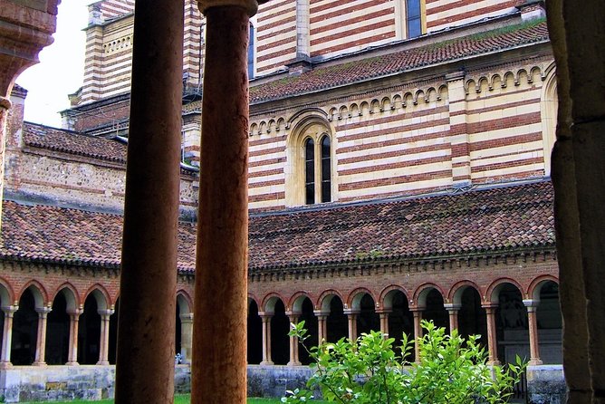 Verona Moonlight Walking Tour - Stop 3: Corso Porta Borsari—osterie, history in stone, and funny local tales