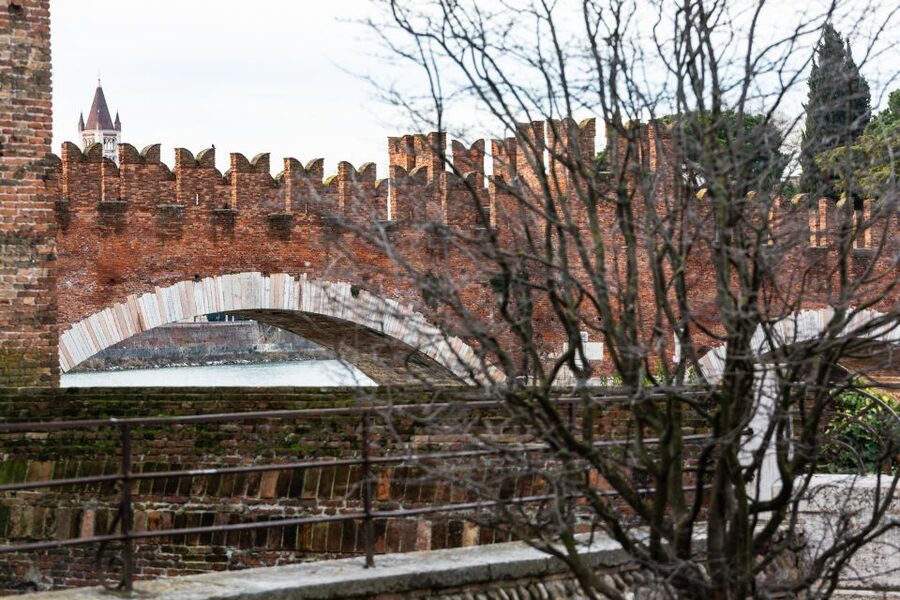 Verona: Night Walking Tour - Piazza Bra finish and the seasonal sweet (ice cream or hot chocolate)