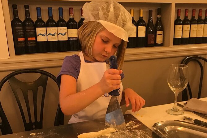 Verona: Pasta and Tiramisu Cooking Class With Free Flowing Wine - Fettuccine, ravioli, and how the plates come together