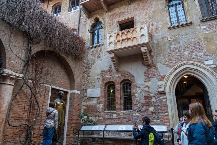 Verona: Small Group Guided Walking Tour with Arena Tickets - Verona’s Best-Of Route, Packed into 2.5–3 Hours