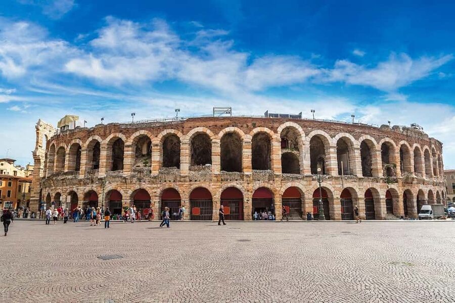 Verona: Small Group Guided Walking Tour with Arena Tickets - Roman Arena Stop: Skip-the-Line Tickets and the 2026 Closure Plan