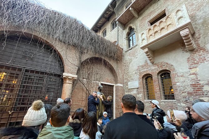 Verona Small Group Walking Tour with Cable Car and Arena Tickets - Arena di Verona: what you’ll understand in 40 minutes