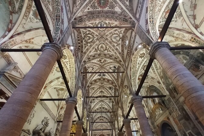 Verona Small Group Walking Tour with Cable Car and Arena Tickets - Juliet’s House, balcony photos, and the Romeo-and-Juliet reality check