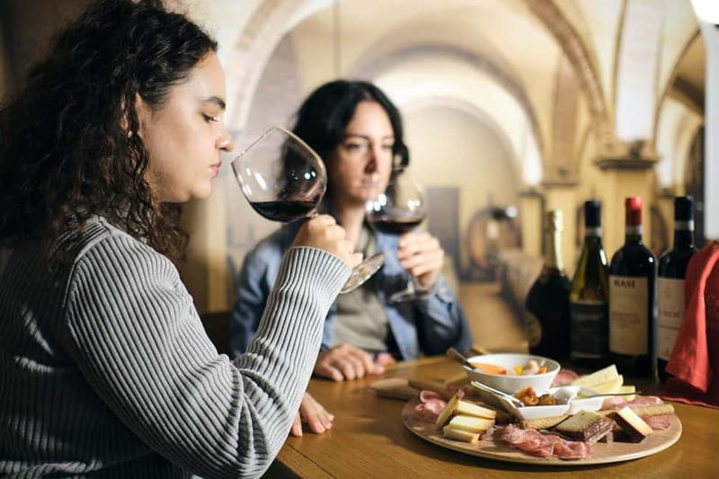 Verona: Wine Tasting Workshop near Juliet's Balcony - The four-wine flight: Prosecco, Soave, and a Valpolicella finale