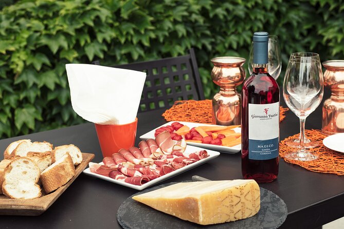 Vineyard tour and tasting of 6 Garda Wines with Giovanna Tantini - Time, group size, and how it feels in real life