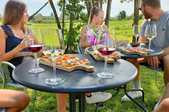 Wine Tasting with Local Food in Lazise Countryside - Meet Susanna: the hospitality that turns tasting into a calm hang
